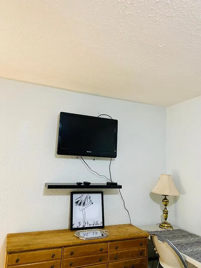 Homestay Luxury Room IV East York Space Share Toronto Canada