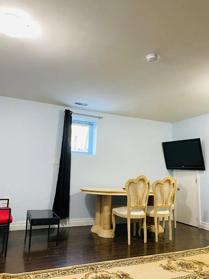 Luxury Room IV East York Space Share Toronto Canada Homestay